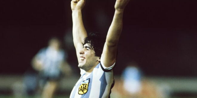 Le vette e gli abissi di Maradona, un uomo entrato nel mito
